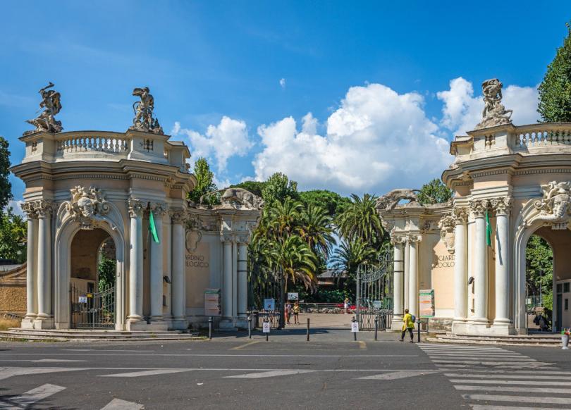 Borghese Park'ında yer alan Roma Hayvanat Bahçesi - Bioparco Girişi