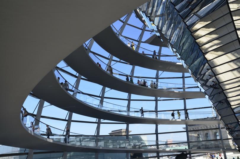 Reichstag Kubbe Rezervasyonu