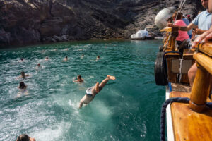 Santorini Volkanik Adalar Turu